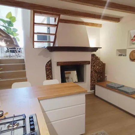 度假居 Village Hideaway With Views