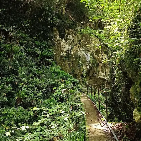 度假居 Village Hideaway With Views