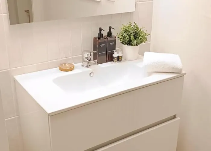 Village Hideaway With Views * Ossuccio