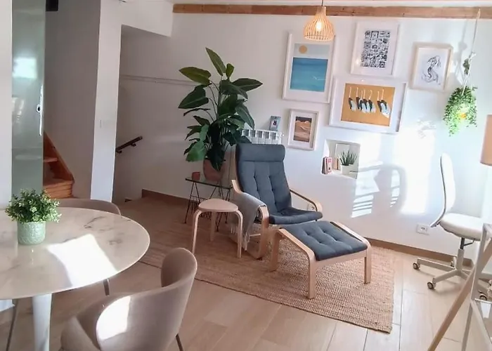 Vakantiehuis Village Hideaway With Views *