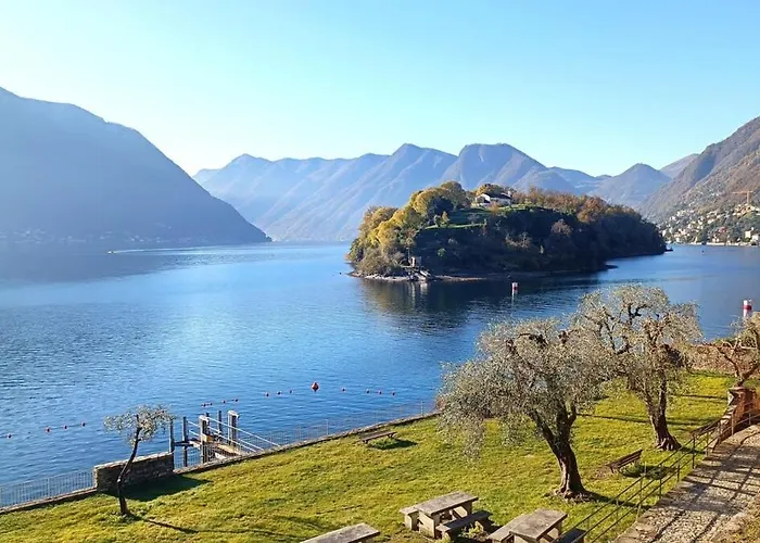 Vakantiehuis Village Hideaway With Views