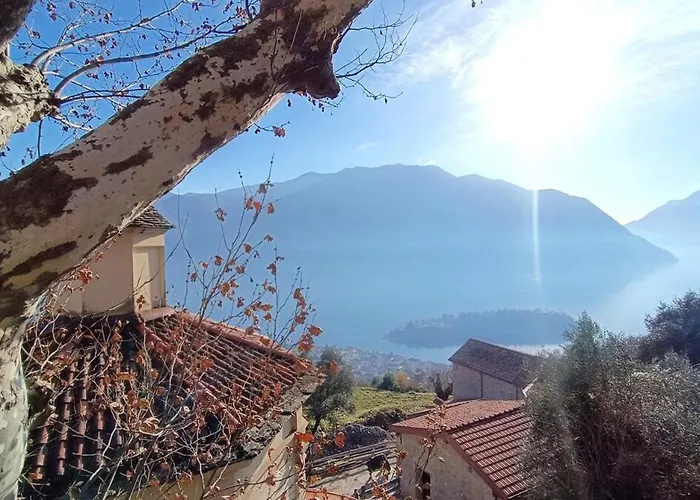 Village Hideaway With Views Vakantiehuis